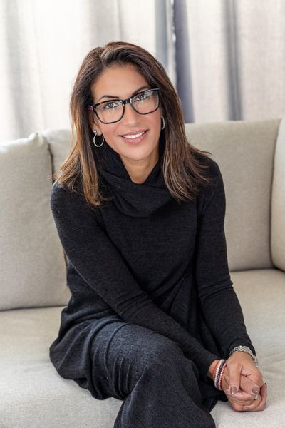 Elizabeth Bucceri, Sales Person